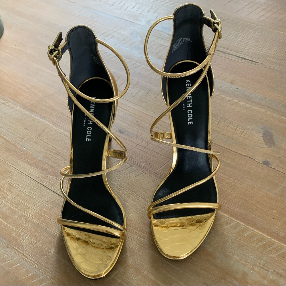 Gorgeous Kenneth Cole gold strapped heels - Picture 2 of 7